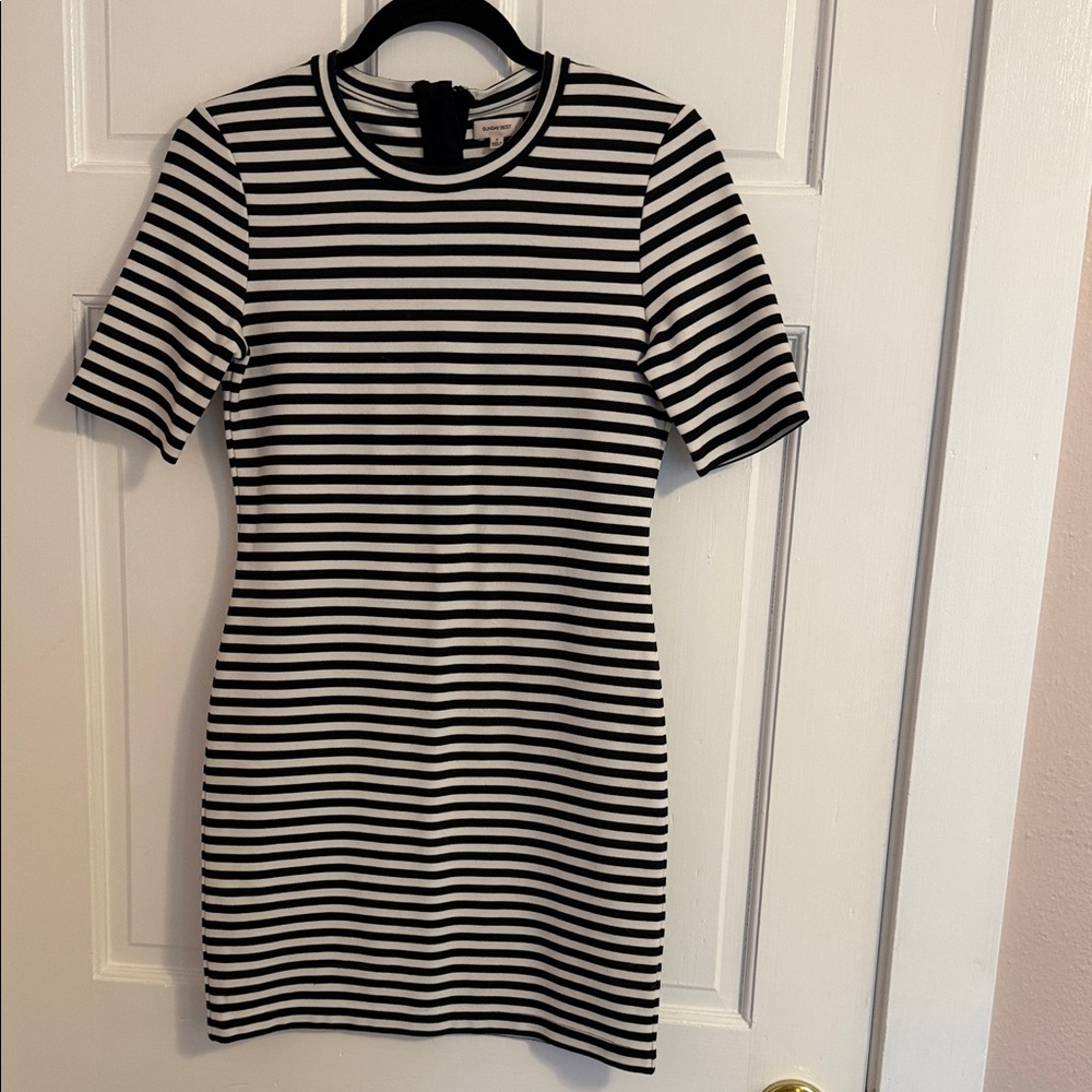 Aritzia Sunday Best Black & White Striped Knit Tee Dress - Size 6